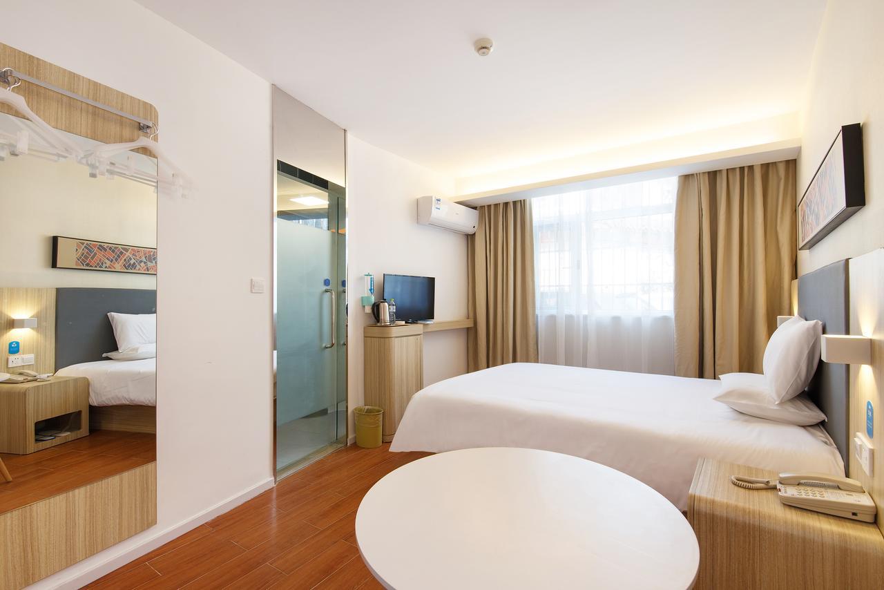Hanting Hotel Qingdao Zhanqiao Railway Station Экстерьер фото